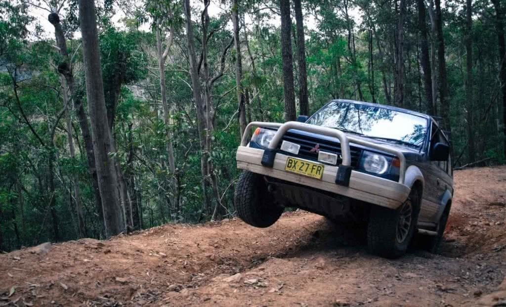 Hardcore 4WDing In Watagan State Forest, Henry Brydon, off road, in a hole, one wheel