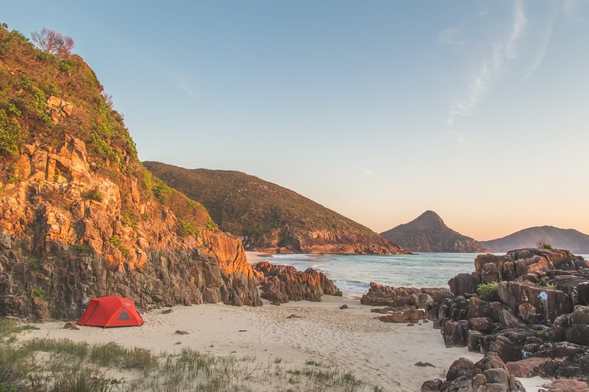 wreck beach port stephens