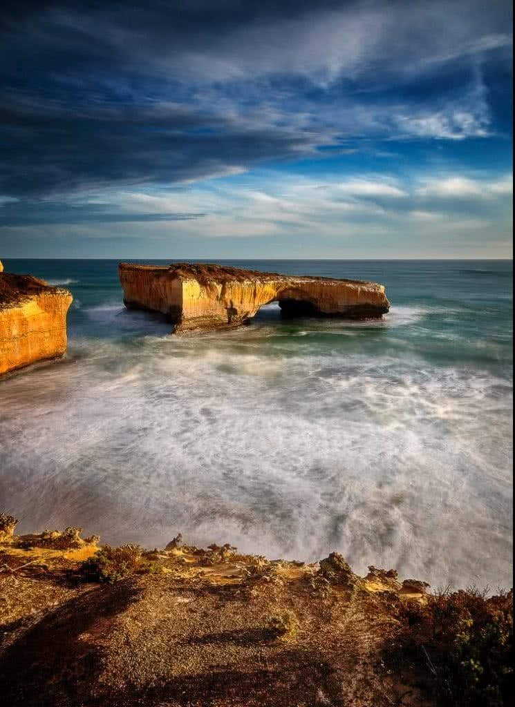 Photographing The Great Ocean Road (VIC) Keiran Stone, 7_london_bridge, rock arch, whitewater, cliffs, horizon, ocean