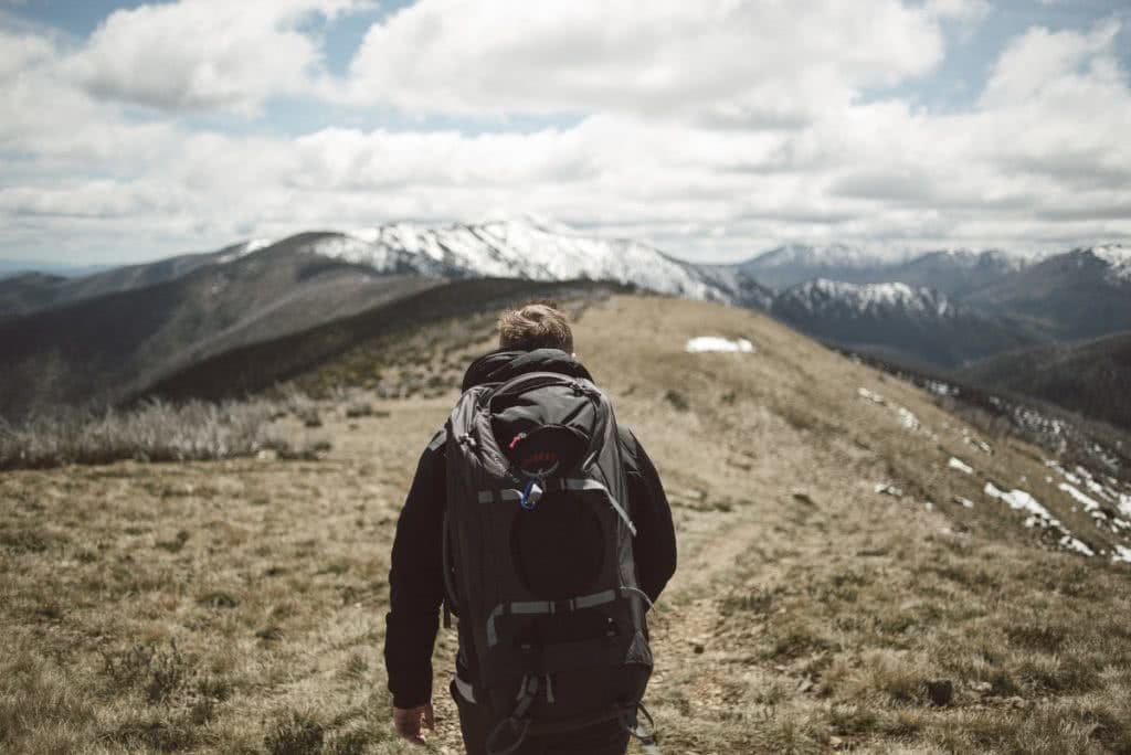 Traversing the Razorback // Alpine National Park (VIC), Mitchell Hodge, mountains, ridge, hiker, snow-capped
