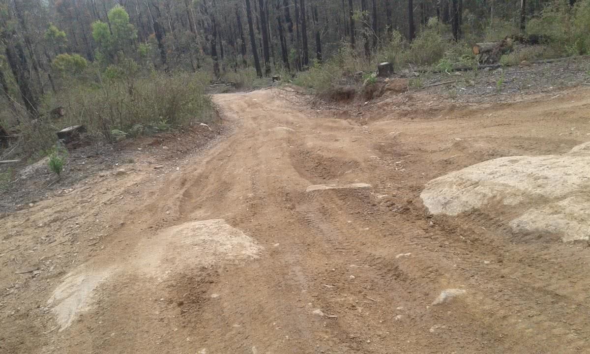 Fat Weekender // The Great Forest National Park (VIC) Aidan Kempster, road, dust, wasteland, bush, dirt, rocks, trail