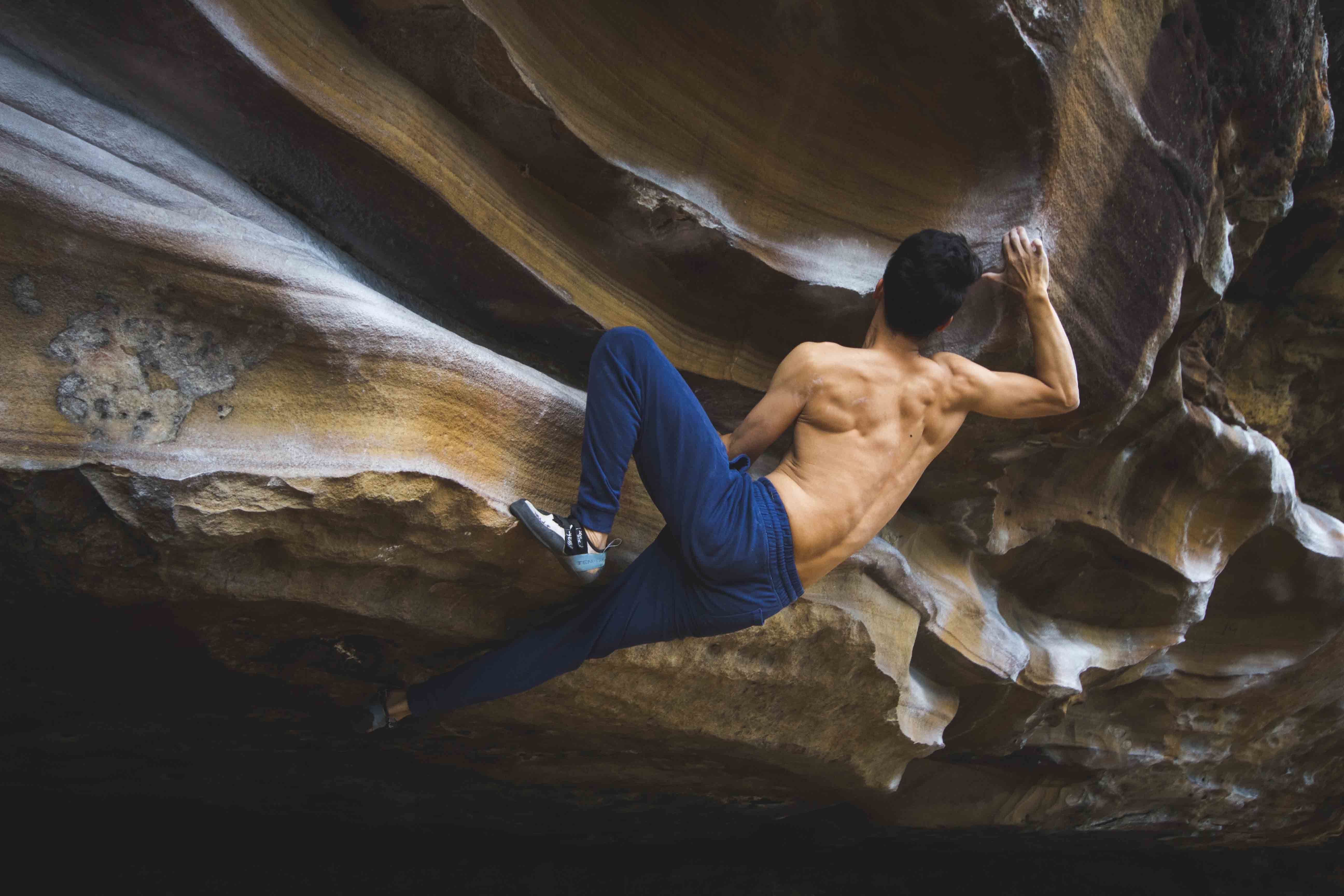 Aron Hailey, rock climbing bouldering Sydney NSW Anthony Sissy