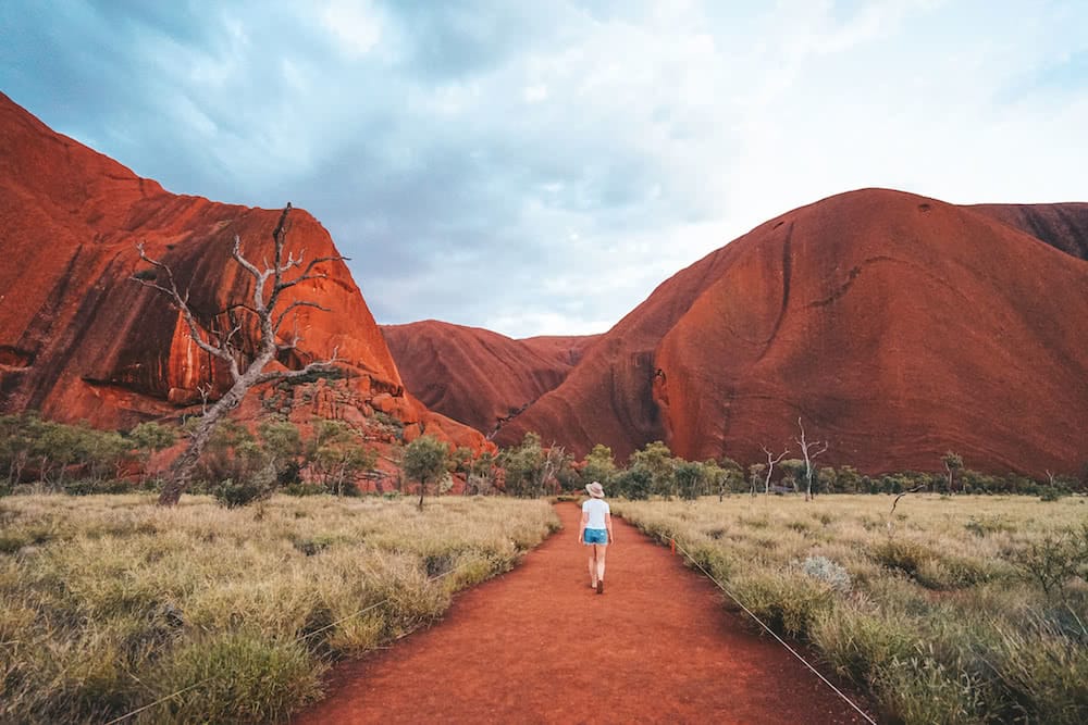 JACKSON GROVES uluru hiking