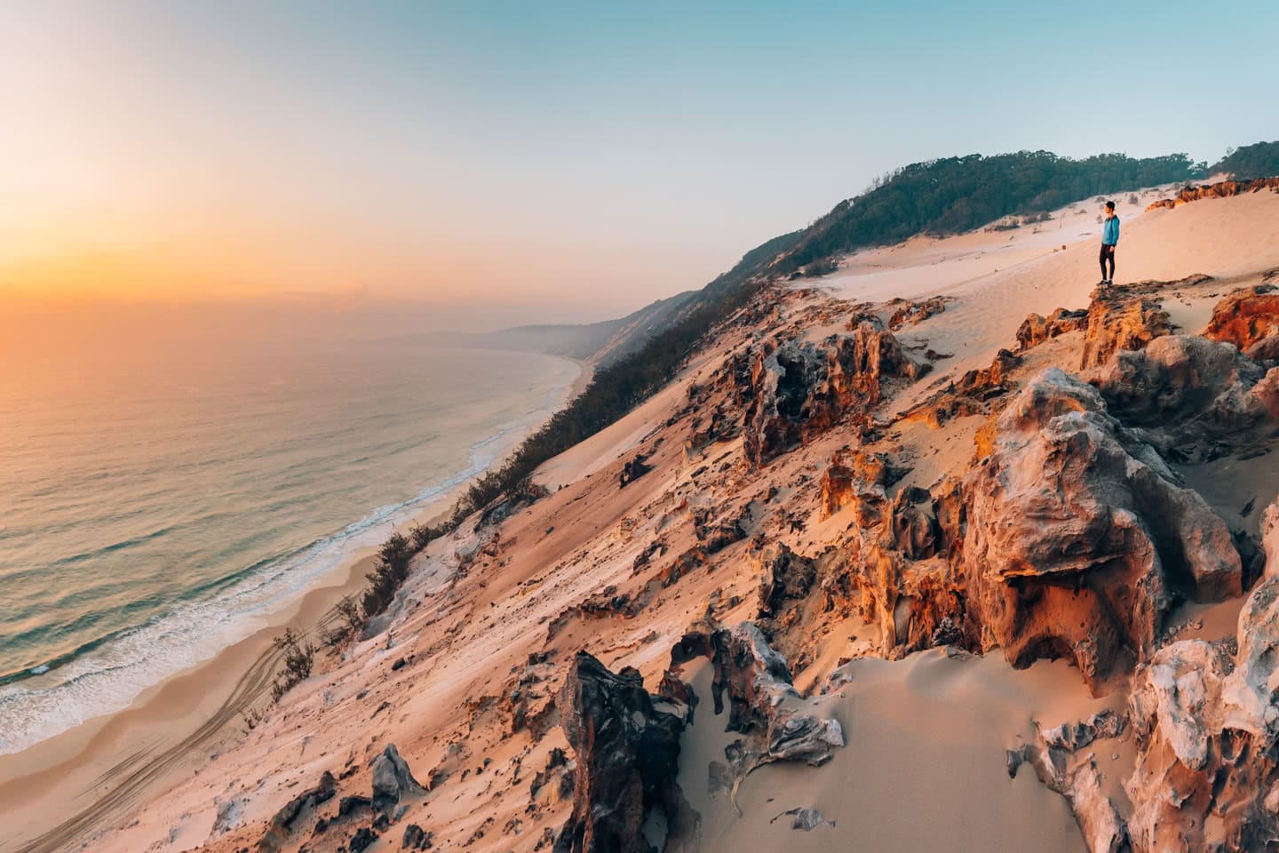 In Search Of A Rainbow // The Cooloola Great Walk (QLD) Jesse Lindemann, dunes, red sand, sunrise, ocean, waves, hiker, horizon, hero