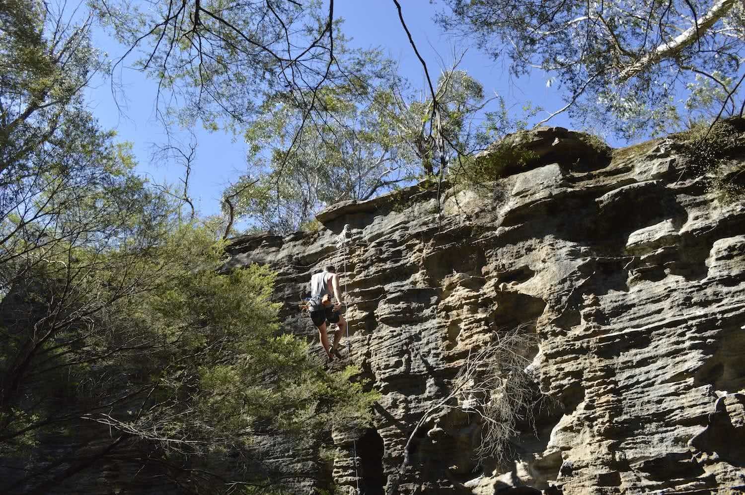 tim ashelford, dam cliffs, sam pyne climbing, beginner climbing, blue mountains, nsw