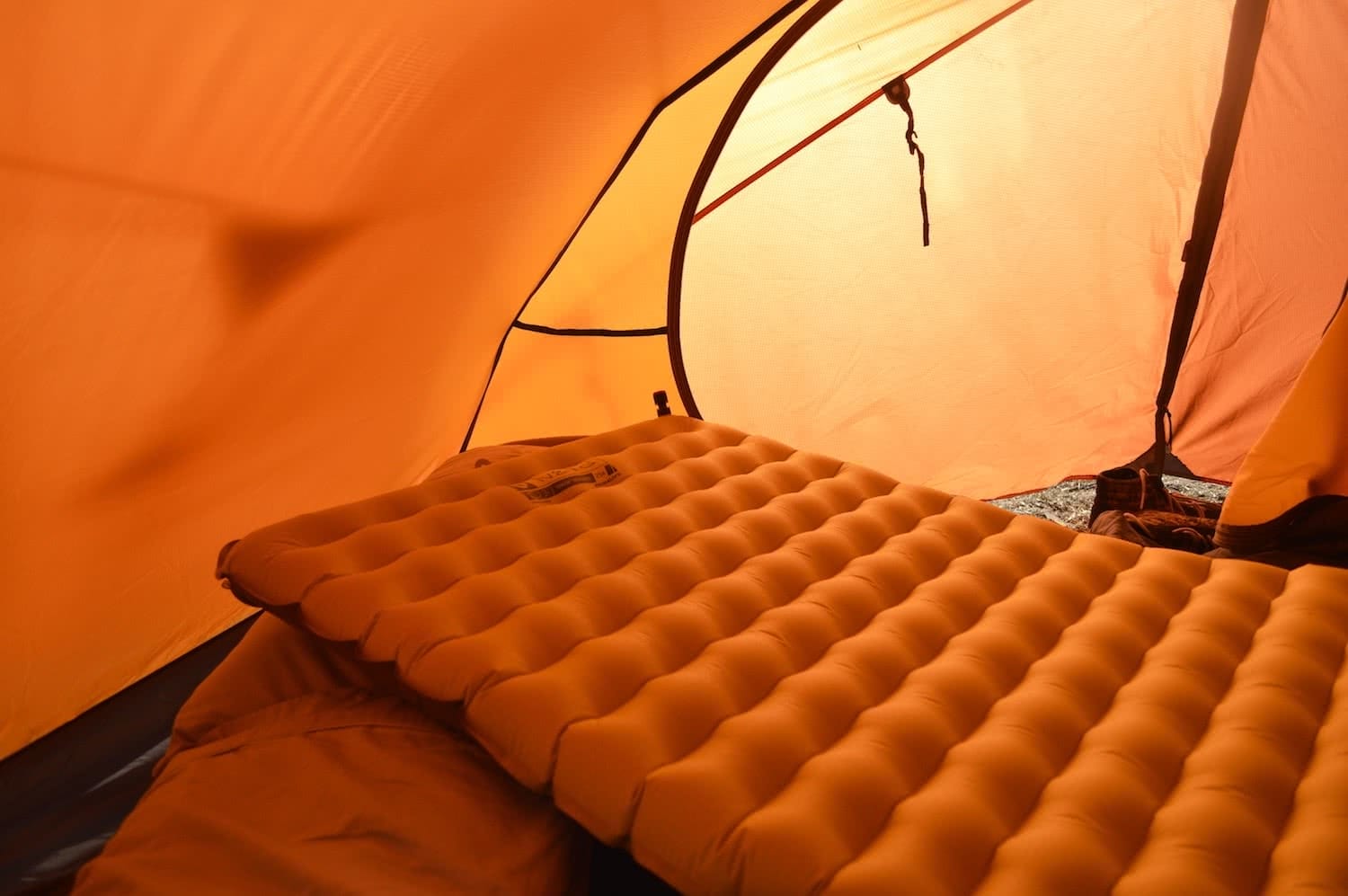 tim ashelford, nemo tensor 25r insulated review, sleeping, air pad, gear, red room