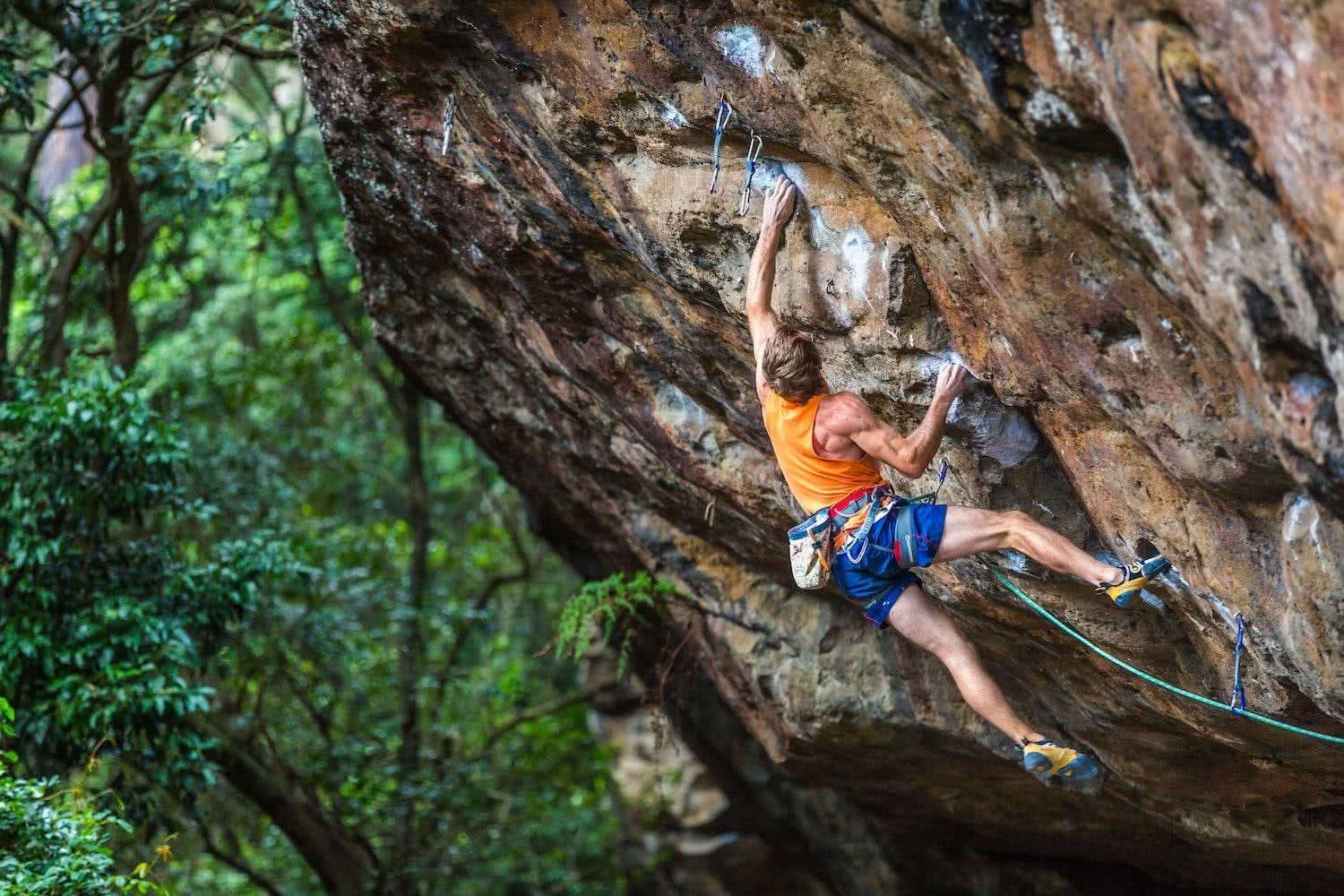 michael evans, mevans photography, anton climbing attack mode, grad 32, beginner rock climbing gear, nowra, nsw