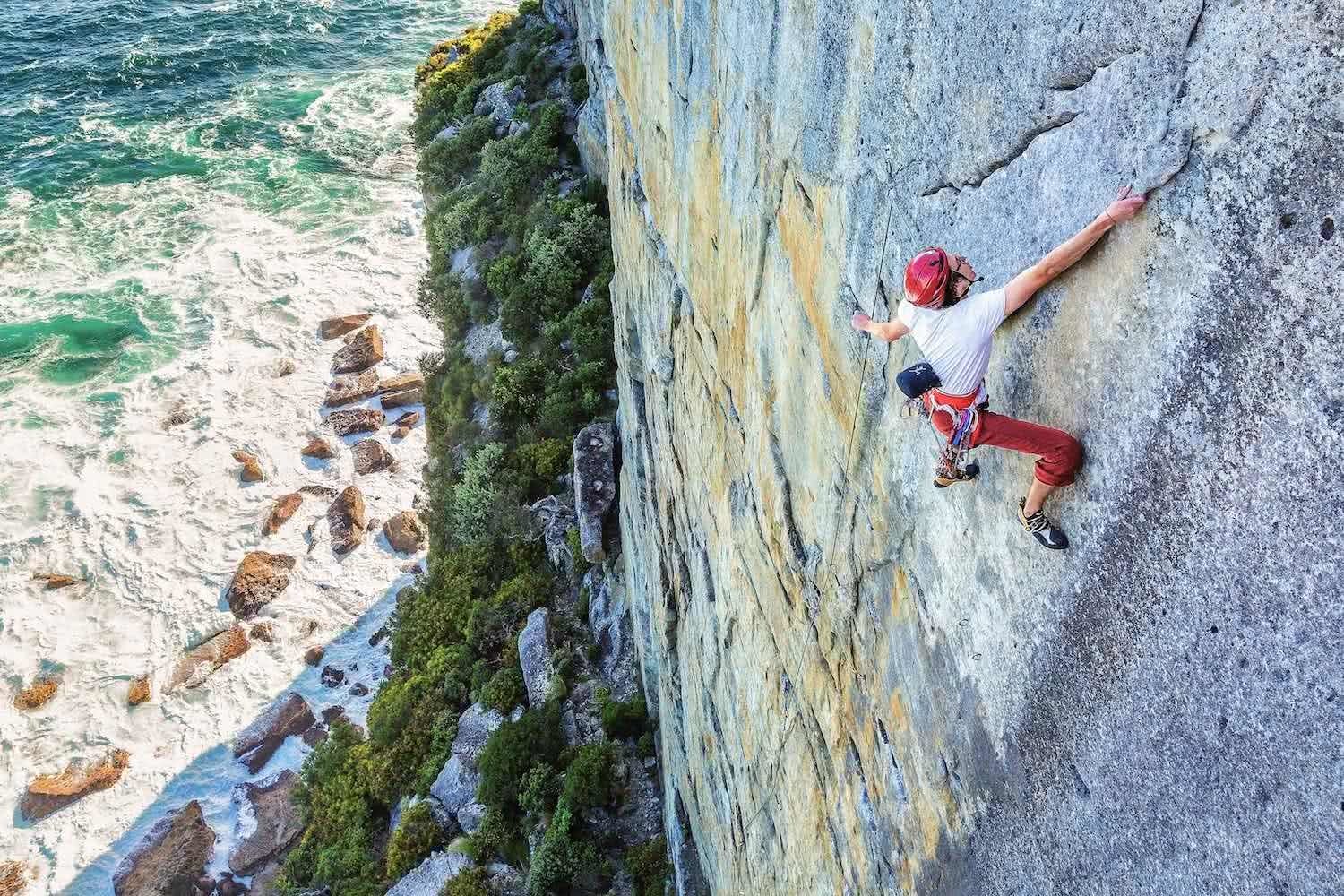 michael evans, mevans photography, wall, sea cliff, tiny footholds, shoes, beginner rock climbing gear, jervis bay, nsw