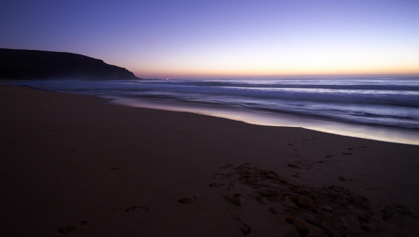 Dawn Bouldering // Palm Beach Rocks (NSW), Neil And Gabby Massey, shoreline, sunrise, sand, headland, barrenjoey head, waves, long exposure