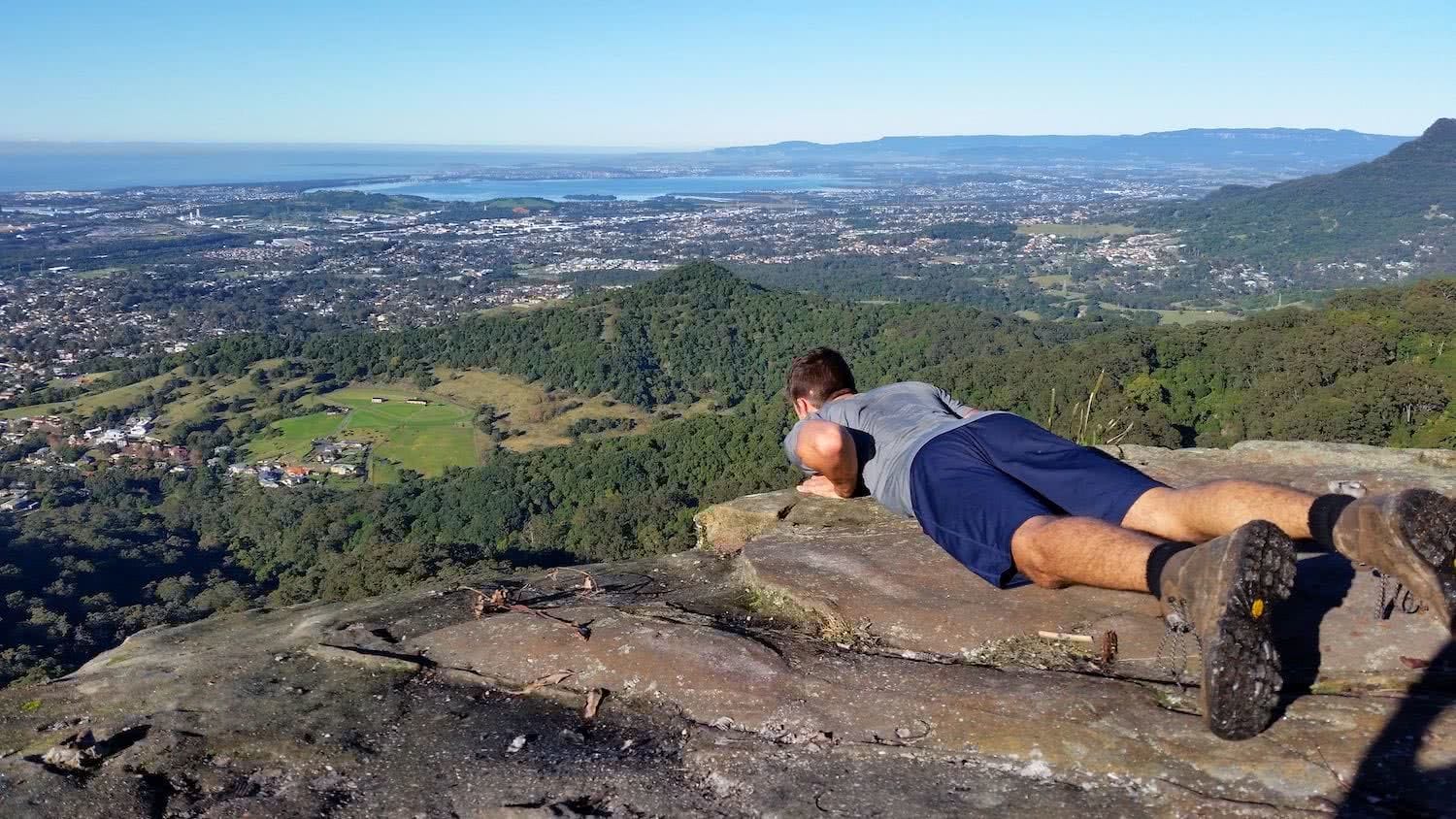 Brokers Nose, nicholas di genni, illawarra, best walks, microadventure, mt kembla summit, cliff