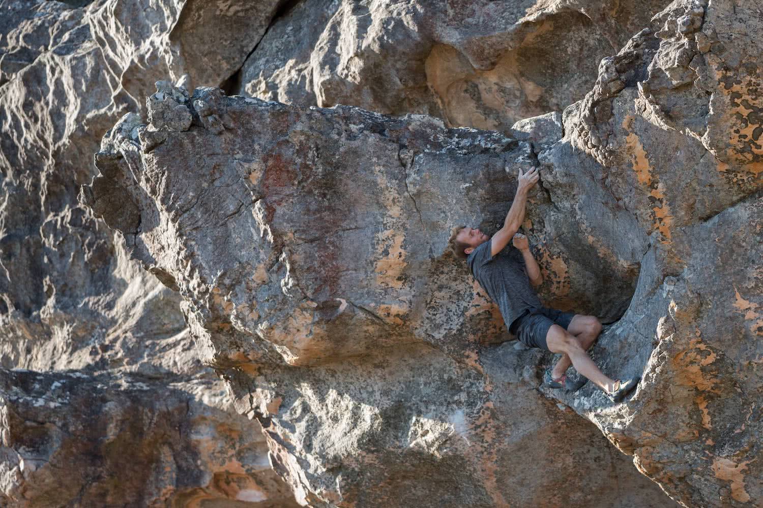 tom farrell, shot by pat_klein, outdoor, bouldering, pro climber