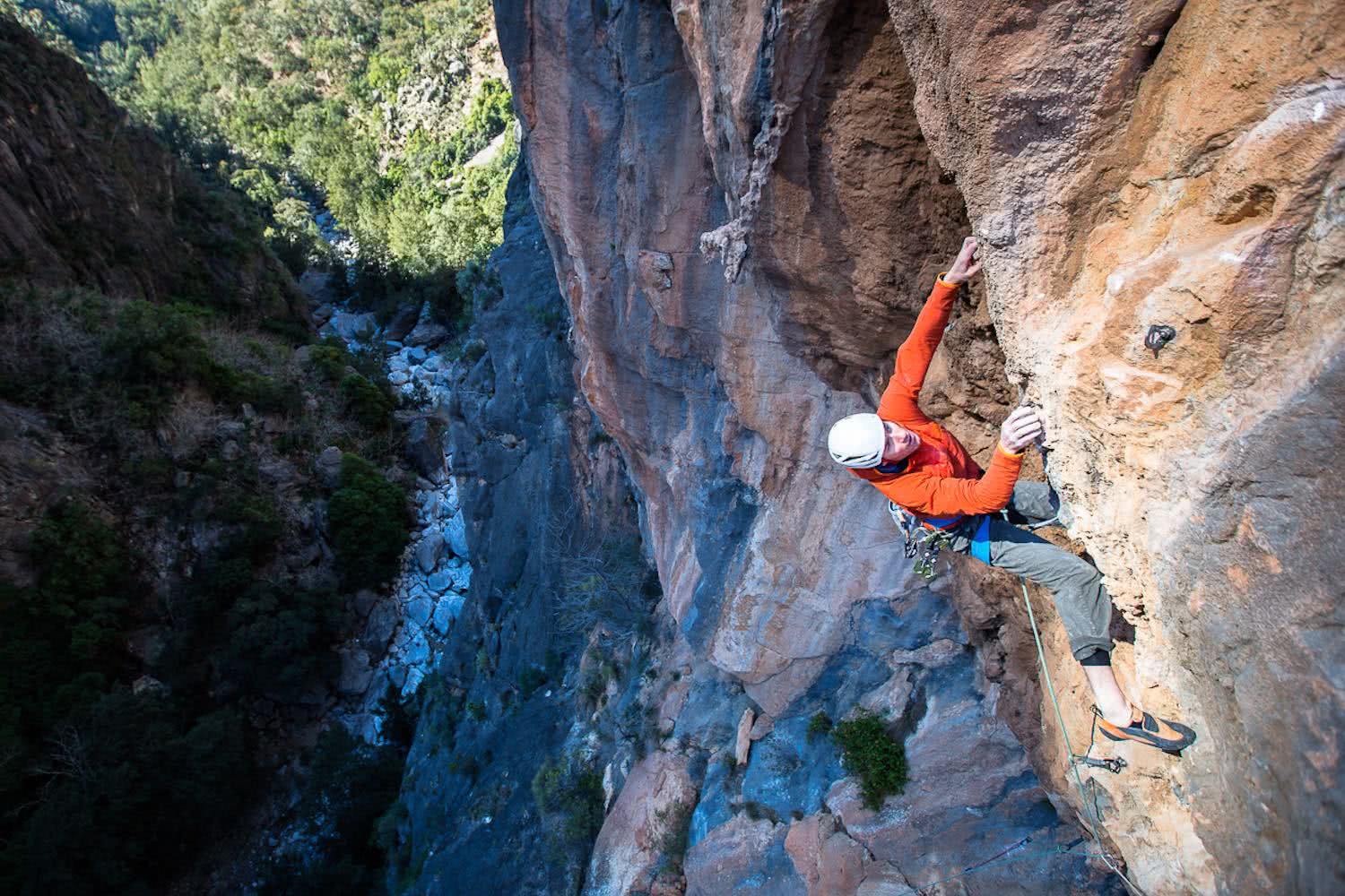 Lee Cossey, shot by Kamil-Sustiak, The North Face, Bungonia Gorge, climbing, pro climber, first ascent, sport