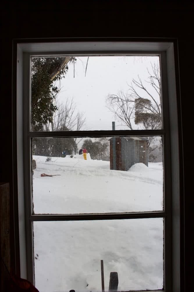 tim ashelford, igloo, how to build an igloo, ice, snow,