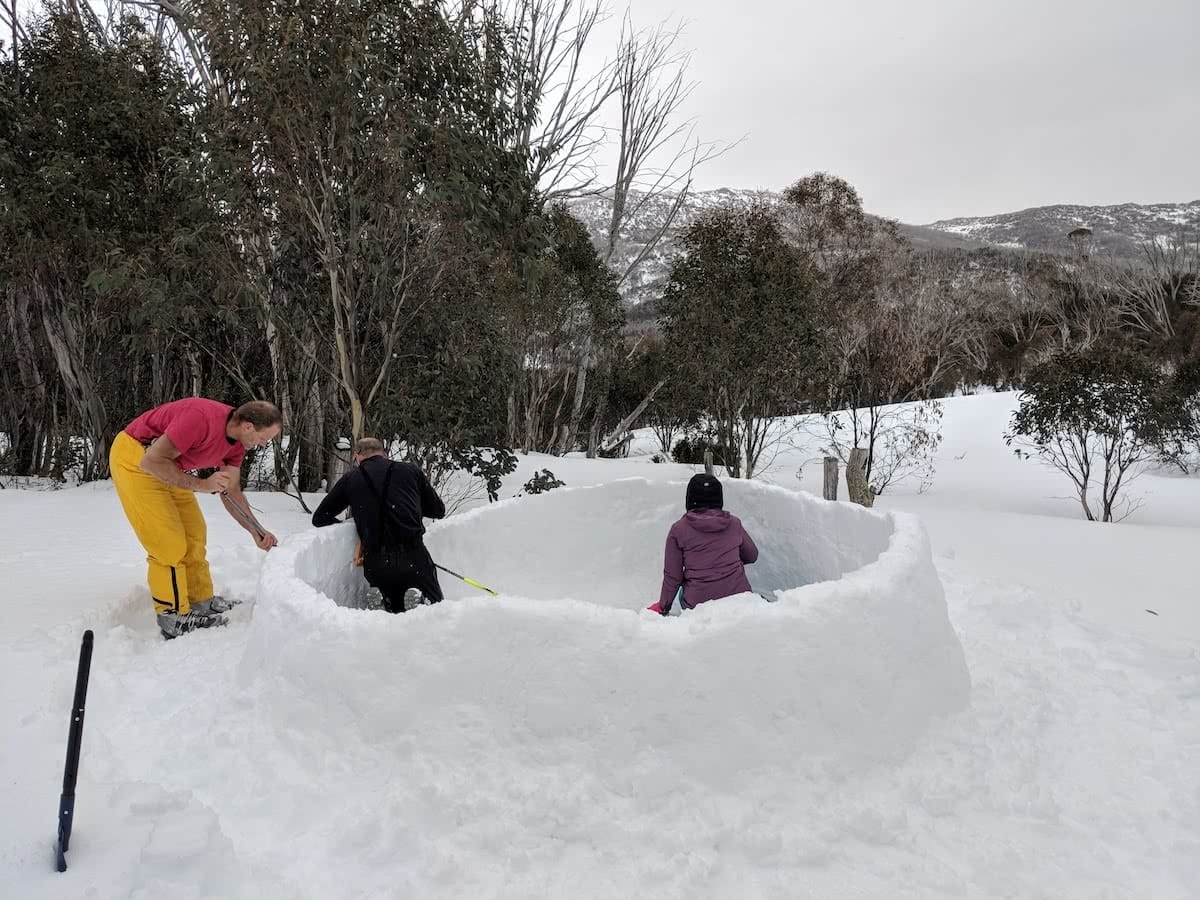 aidan howes, igloo, how to build an igloo, ice, snow, entrance