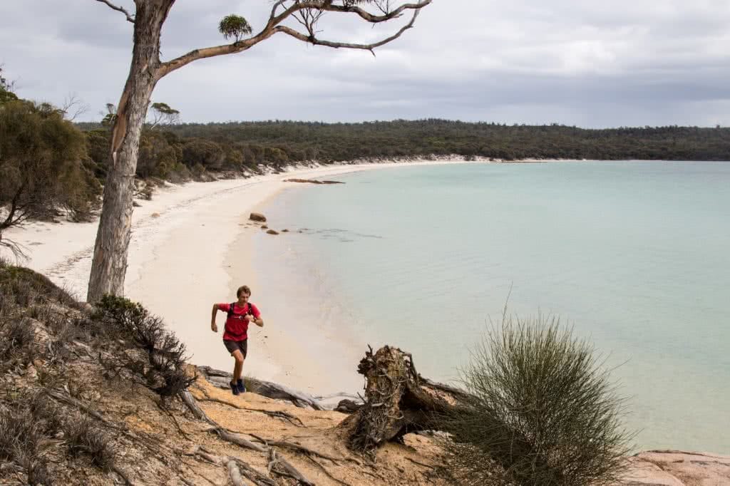 5 Things no one tells you about running a long way Ben Harris photo by Chris Ord beach ocean trail runner Tassie Trail Fest 16-2251