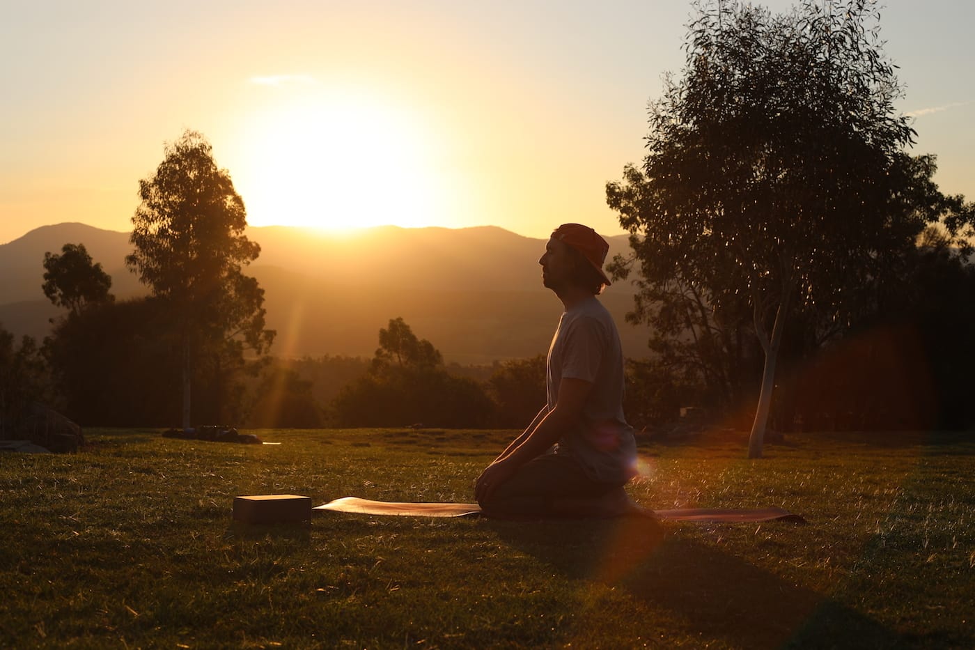 5 Yoga Moves For Better Bouldering Mattie Gould, Tim Guthrie, Meditation Pose