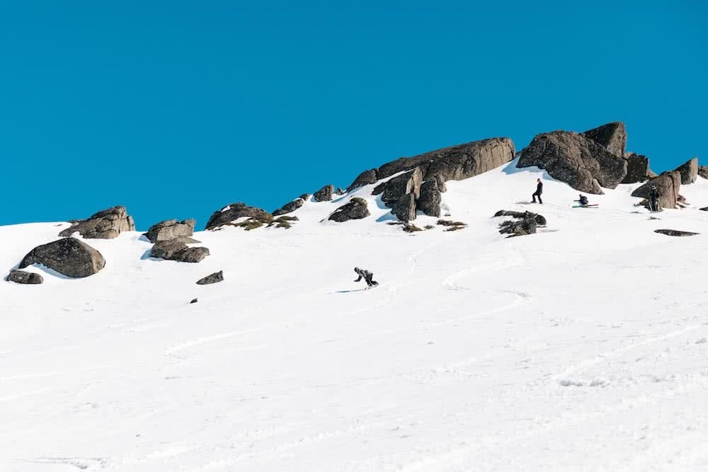 An Ode To Slush – A Celebration Of Spring Skiing & Why You Should Do It, photo by matt wiseman, skiing, slush, spring, australia, mountainwatch, turn, lean