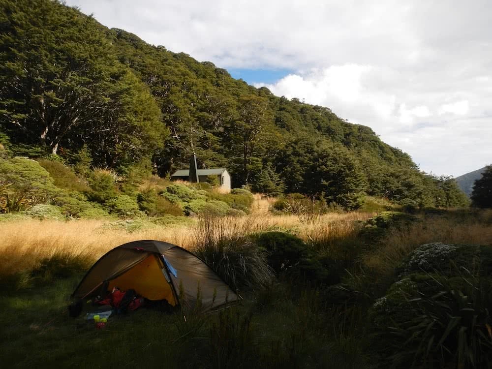 Ellis Hut, photo by Myrthe Braam, Mt Arthur, hut hiking, Kahurangi National Park, New Zealand