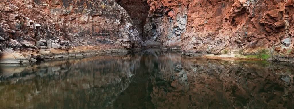 Capturing The Landscapes Of The Larapinta, Conor Moore, photo 1, Red Bank Gorge, panorama, river, red rock