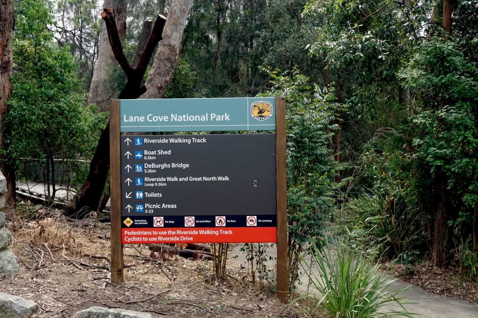 A Nature Escape Half An Hour From The Sydney CBD // Lane Cove National Park, rafaela khodai, lane cove, sydney, NSW, sign