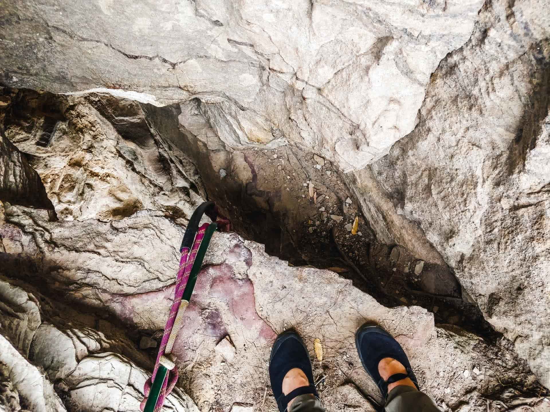 photo by Wendy Bruere, climbing Sweet Dreams, multi pitch, Sublime Point, Blue Mountains, NSW