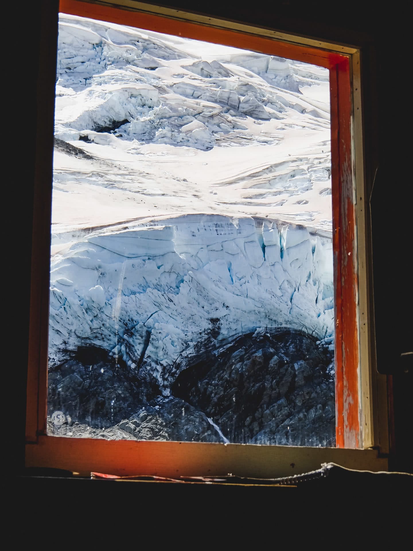 The Sefton Bivvy Route is Far Above the Aoraki Crowds (NZ), Nick Baulch, Mt Cook, hut, window, view, mountain, snow