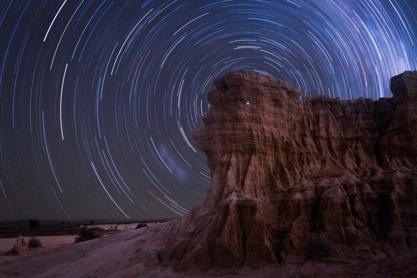 How To Take Photos in Mungo National Park, Conor Moore, Walls of China, stars, astrophotography, night, sand dunes, cliffs