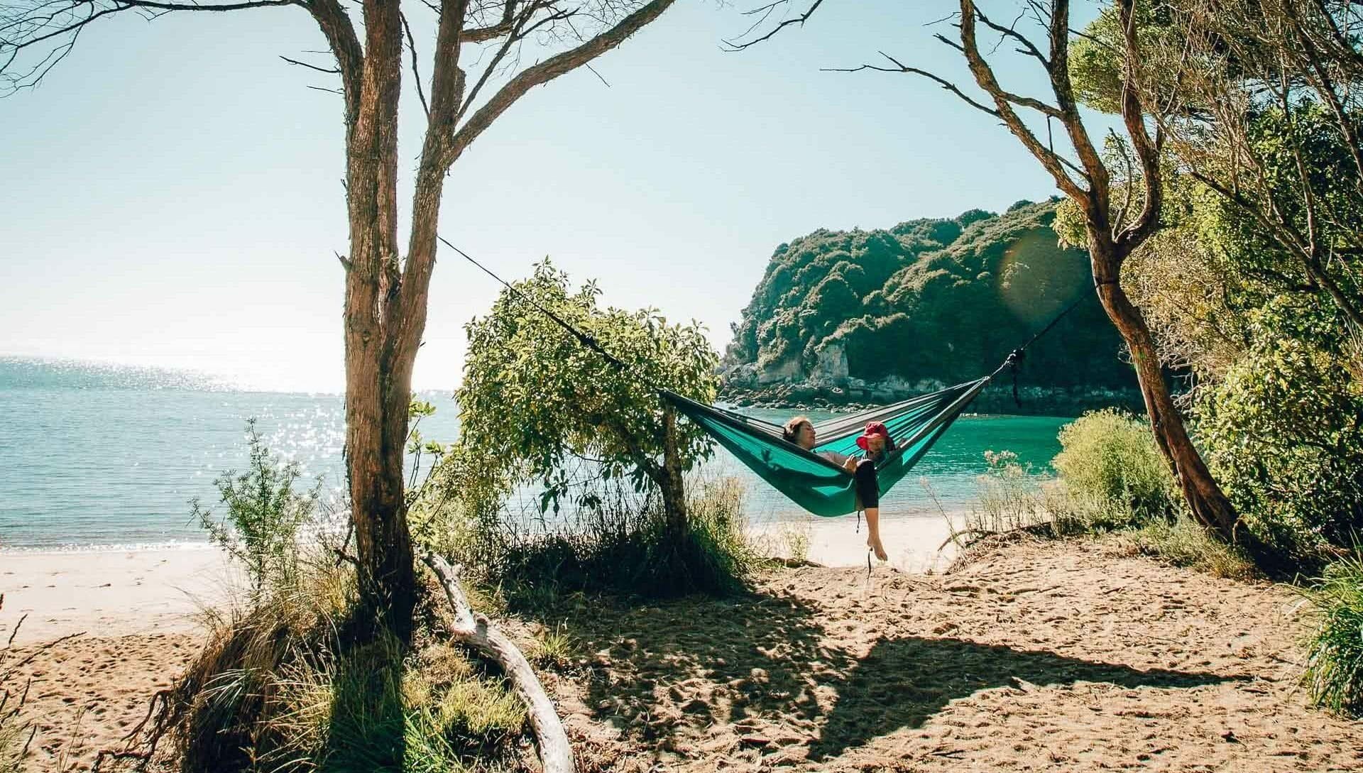 Susi and Jet Hammocking, henry brydon, new zealand