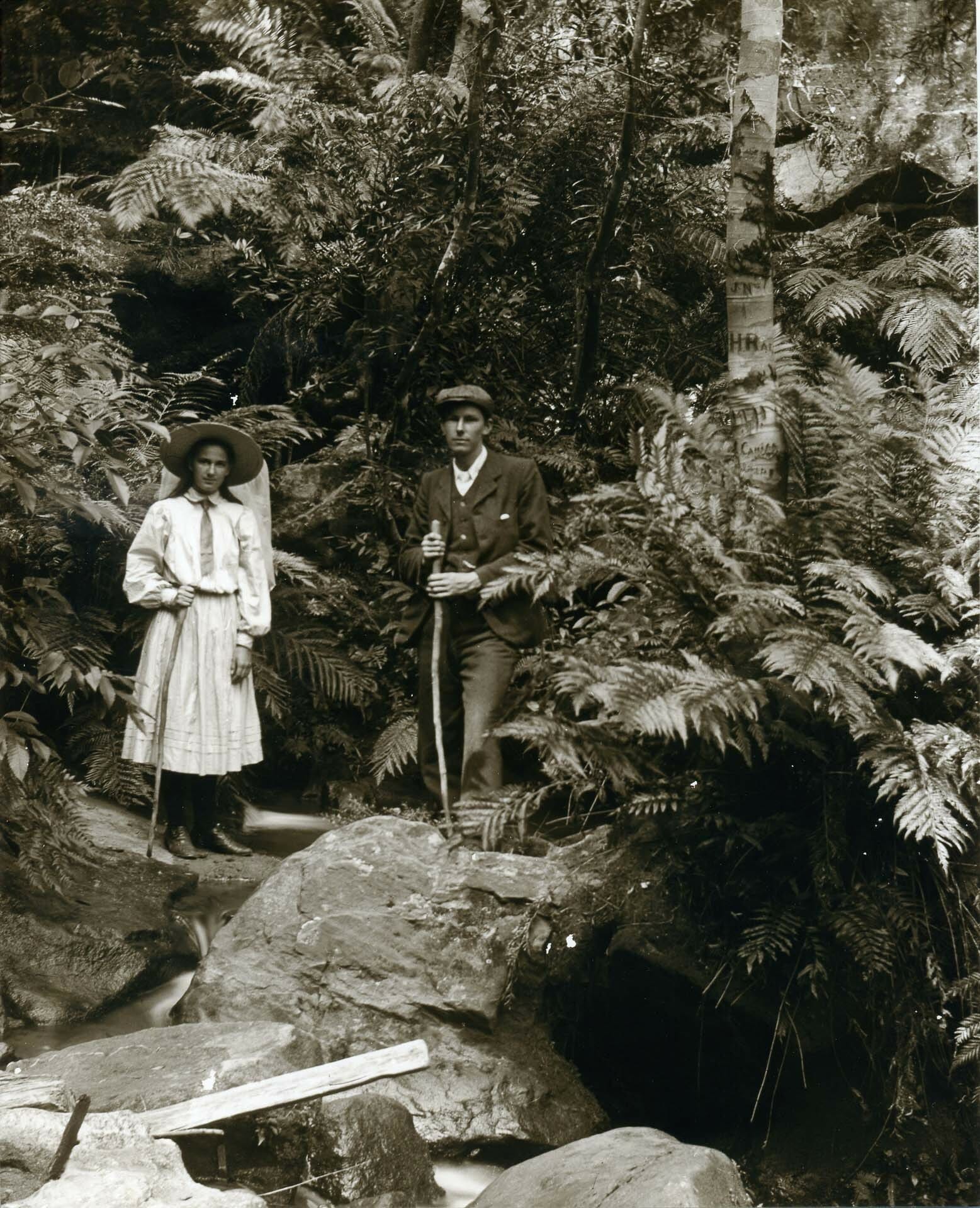 Muriel & Arthur White, on the Federal Pass 1912, Blue Mountains City library, The Intriguing History (and Exciting Future) of Hiking Clothing