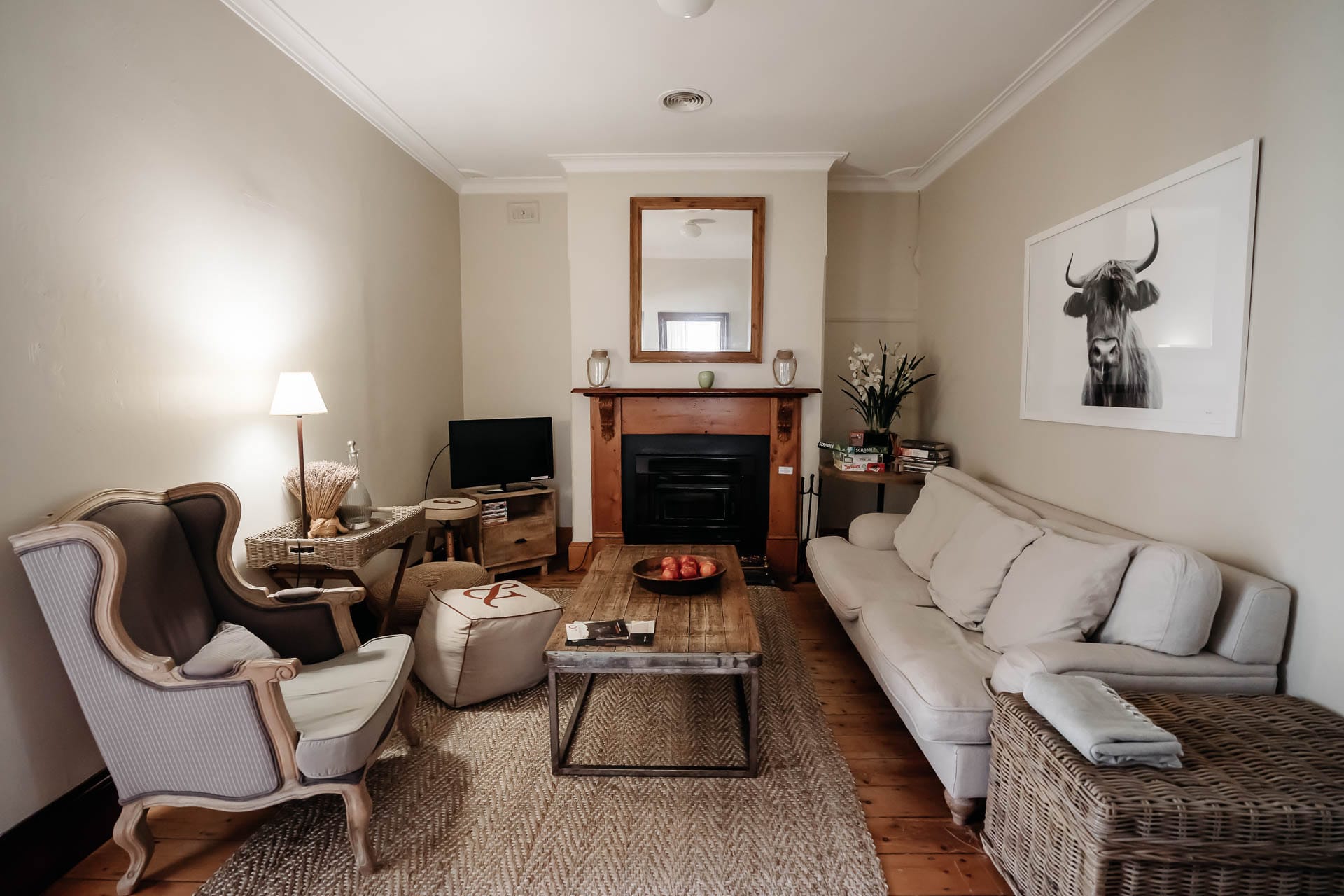 apple cottage, Love Wine, Fancy Snacks, and Adventures? Head Straight to Orange!, photo by Lorena Rabbani, orange, nsw, cool summer