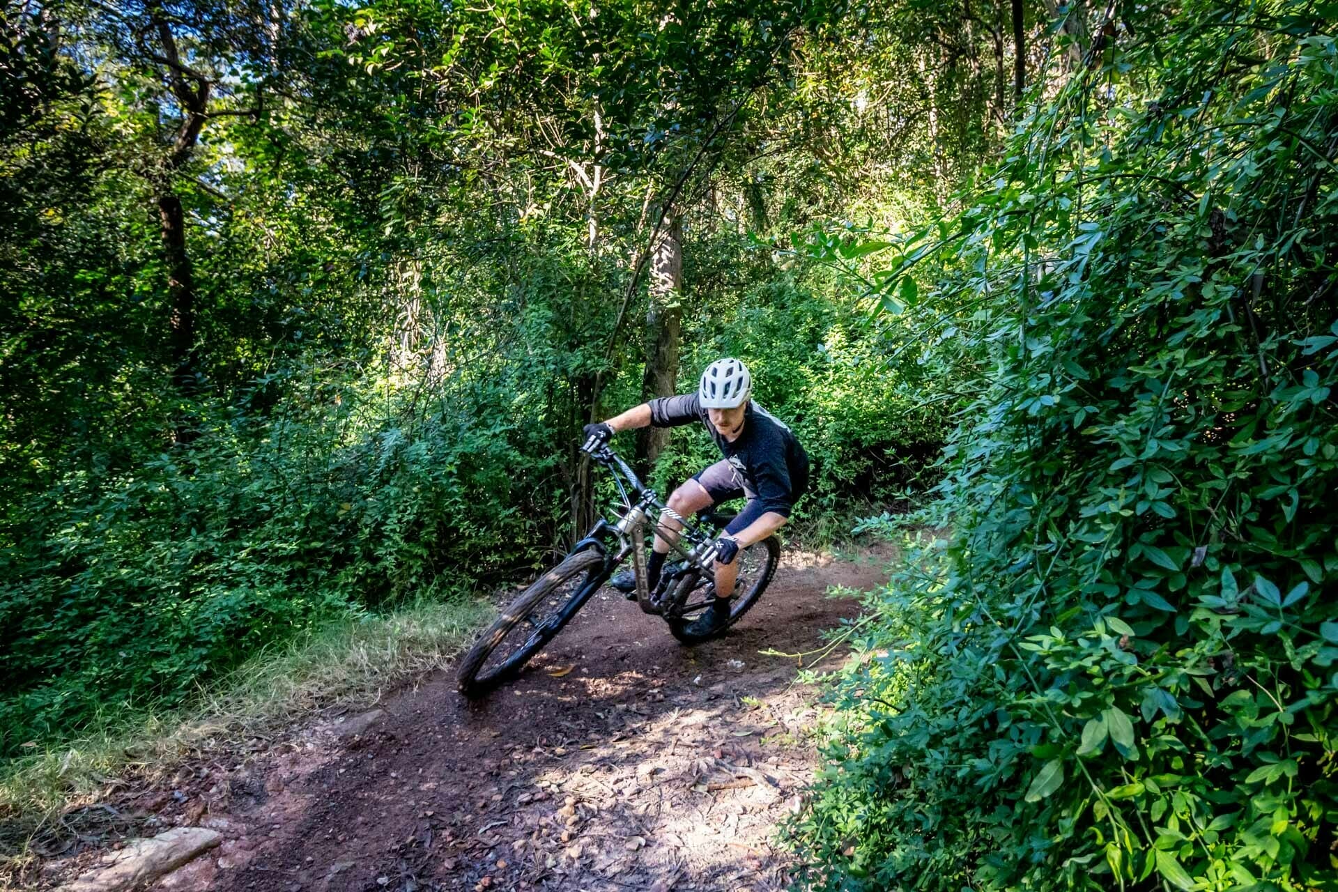 Specialized Ambush with ANGi Mountain Bike Helmet – Gear Review, old man's valley, mike ashelford, nsw