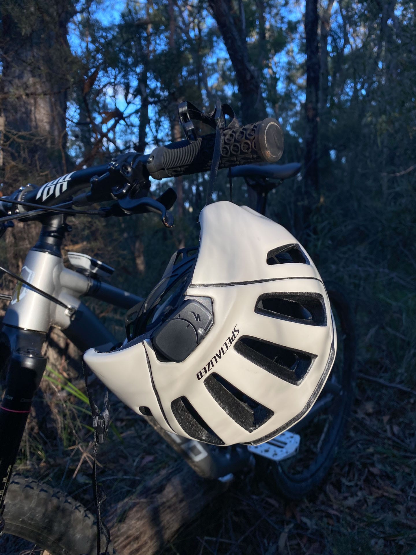 Specialized Ambush with ANGi Mountain Bike Helmet – Gear Review, tim ashelford, lawson trails, blue mountains, nsw