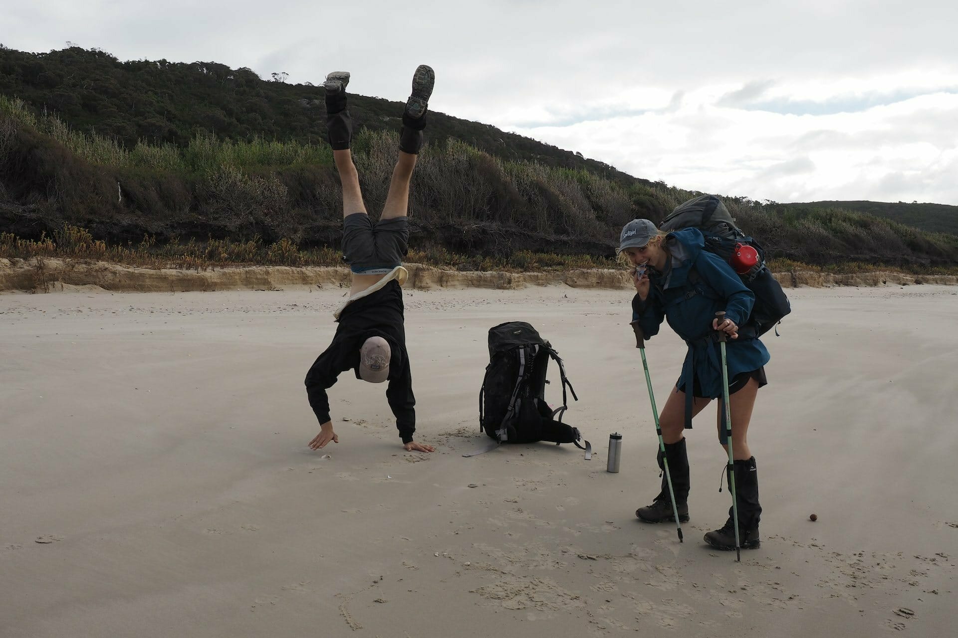 This Bloke’s Collected over A Tonne of Rubbish From the Aussie Coastline - Pippa Salmon, hiking, rubbish, guy, beach, friends, handstand