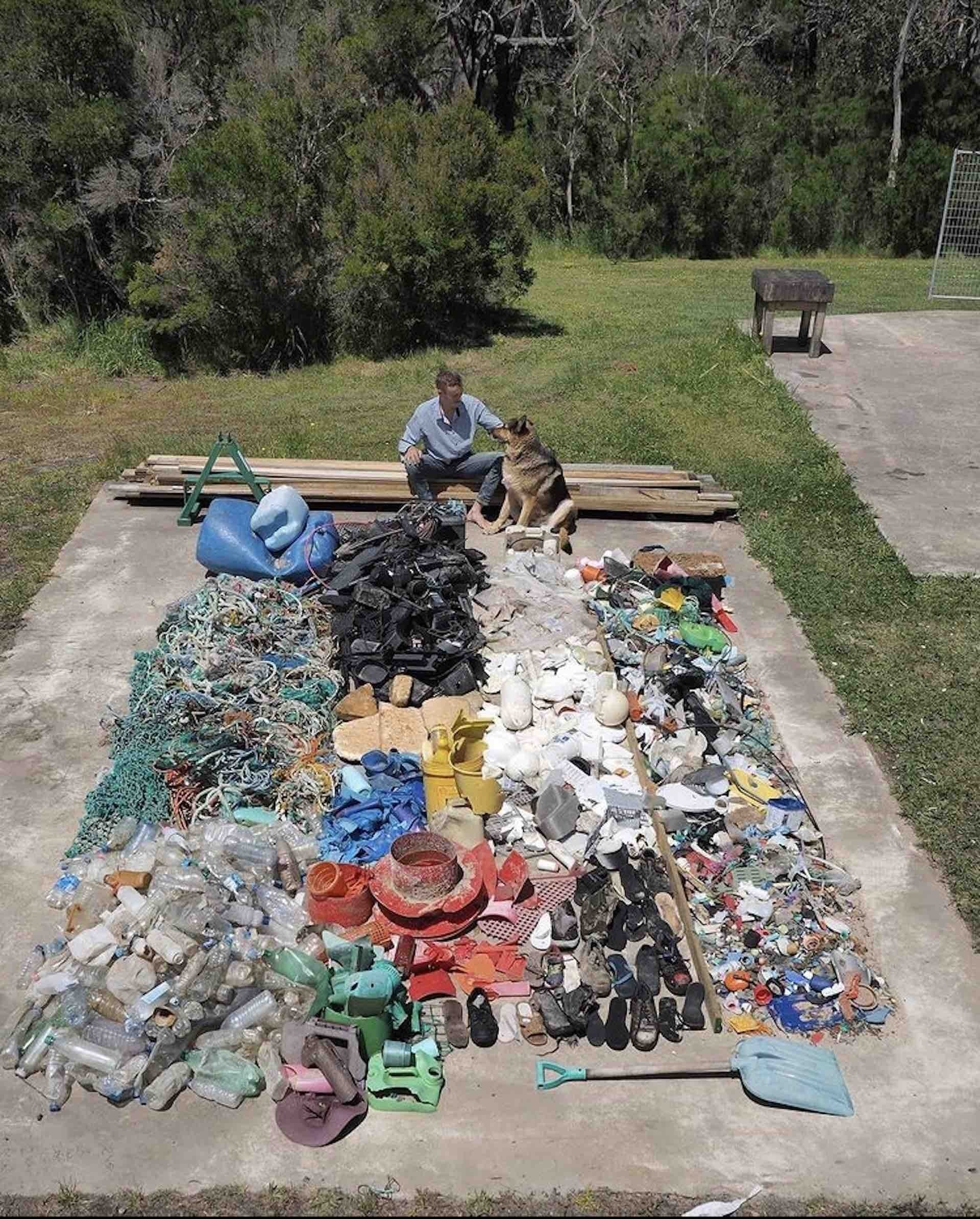 This Bloke’s Collected over A Tonne of Rubbish From the Aussie Coastline - Pippa Salmon, rubbish, guy
