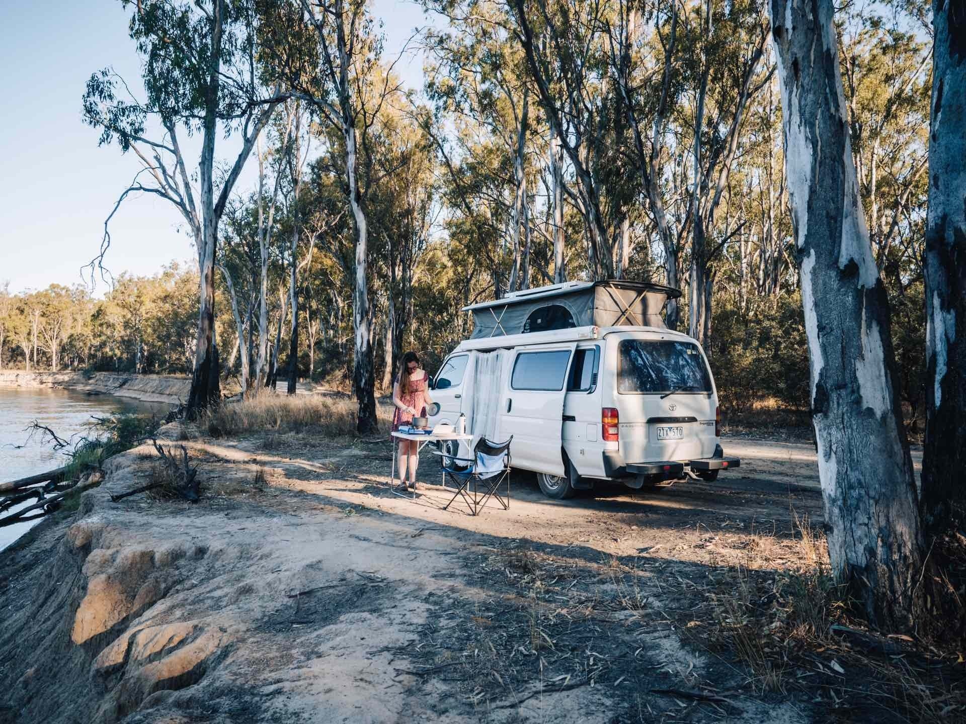 Cooking dinner outside the van on the Murray River, What I’ve Learnt From 6 Months of Full Time #Vanlife, shot by Elisha Donkin, outback, australia, road trip, lap, van, vanlife