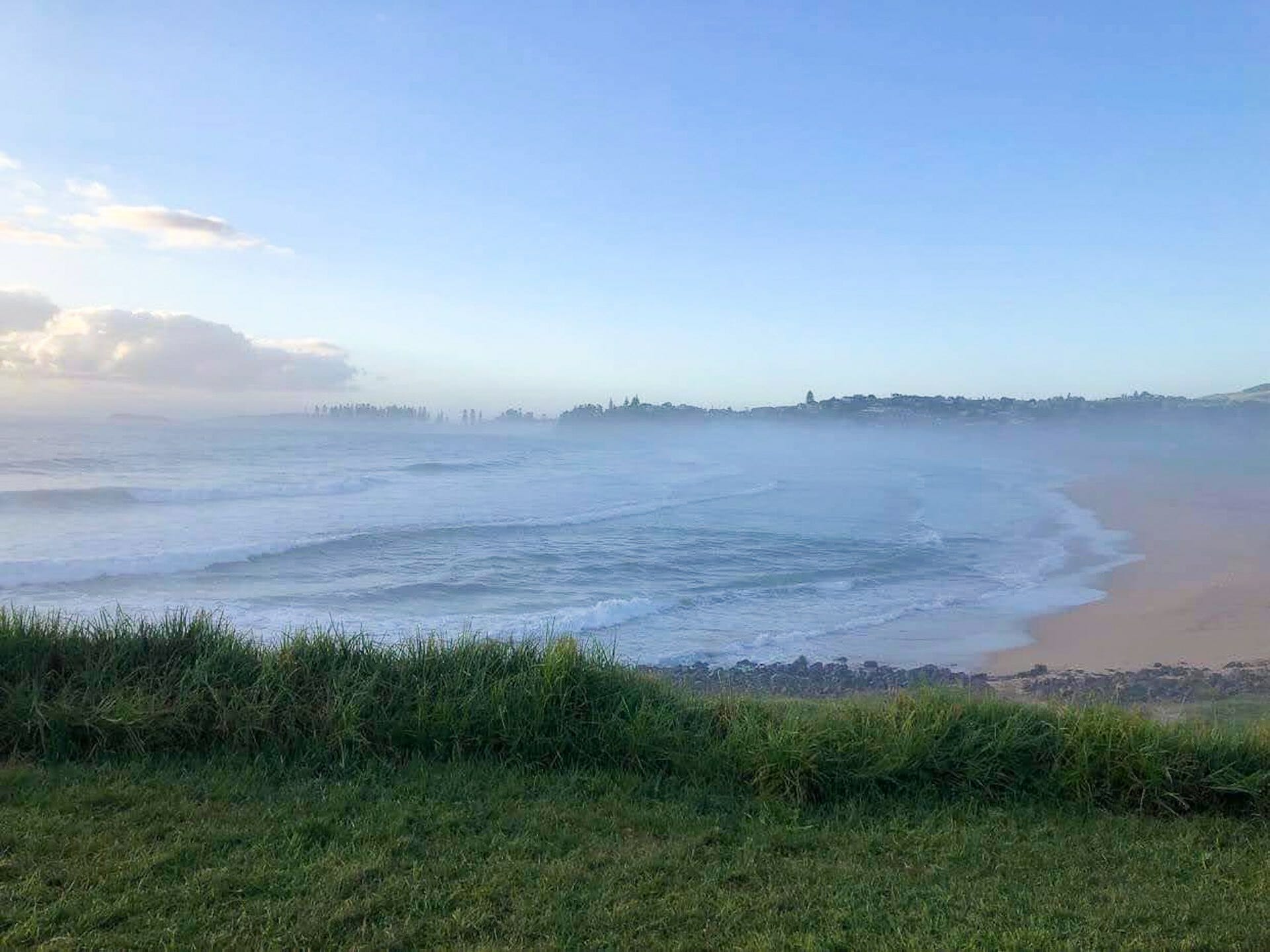 Bouldering the Bombo Quarry Seawall, George Fisher - bouldering, Bombo Bouldering, Bombo Quarry Seawall, rock climbing, beach, ocean