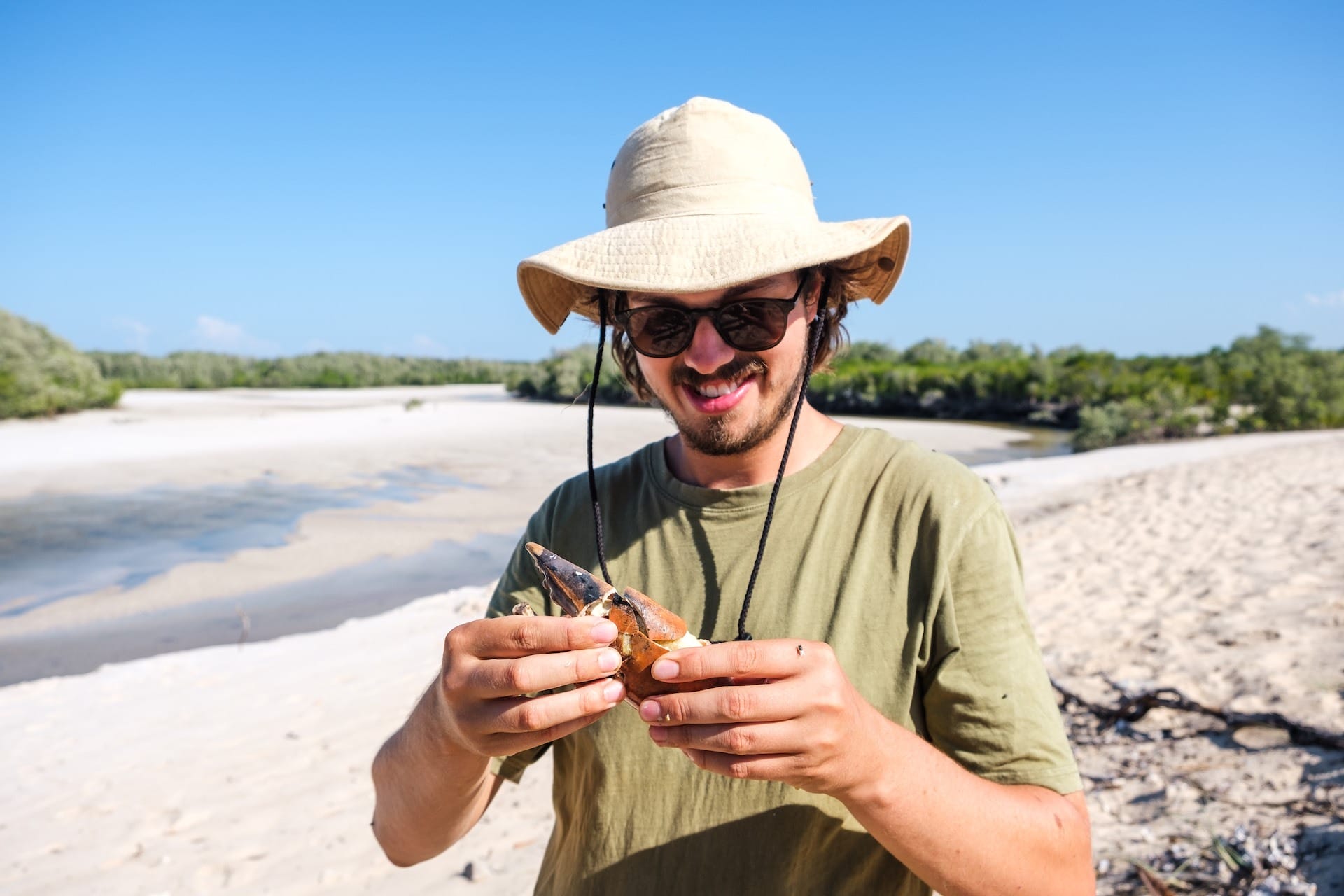Exploring Hunter's Creek with Bardi Man, Brian Lee, Calum Brockett - Indigenous tour, NT, Dampier Penninsula, beach, crab, food