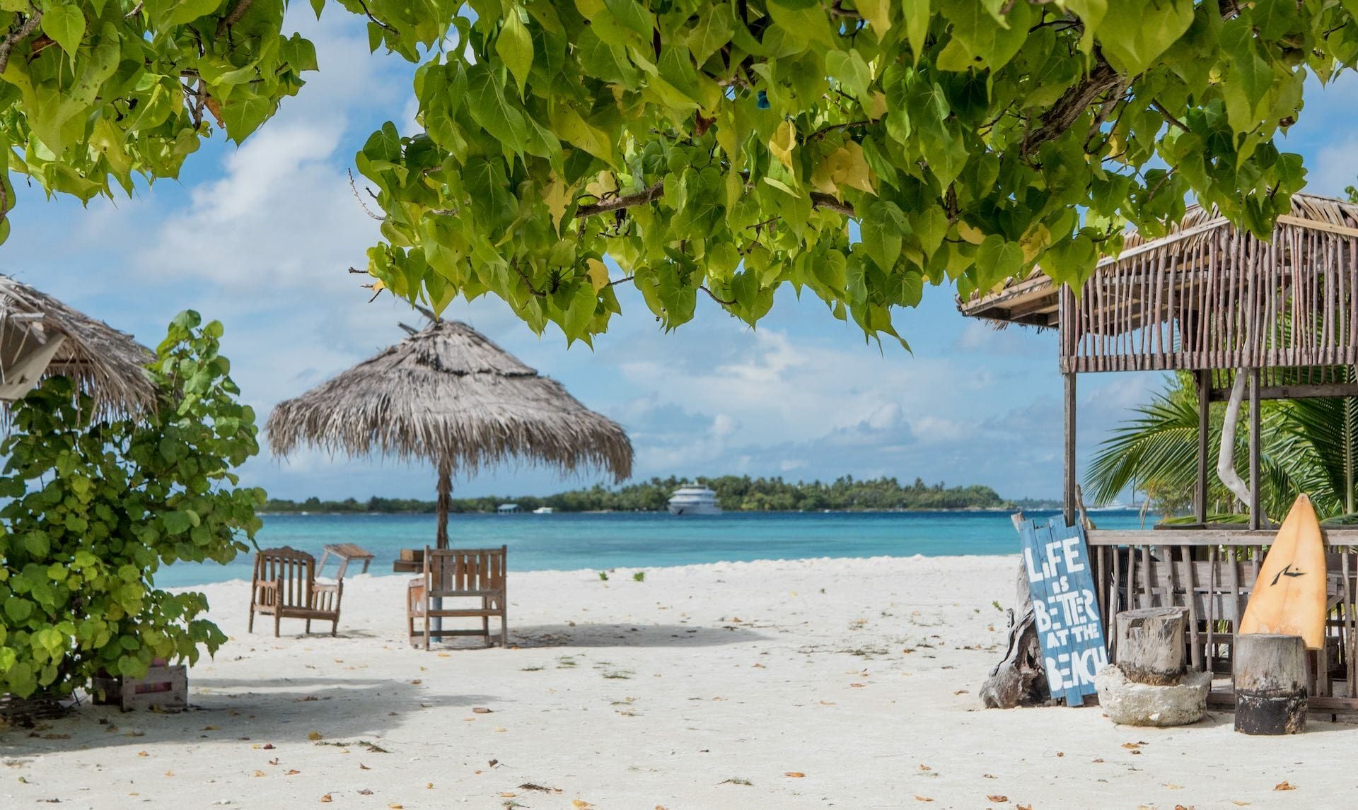 Maldives – Finding Unique Adventures in Paradise, photo by Alexa Hohenberg, beach, ocean, sign