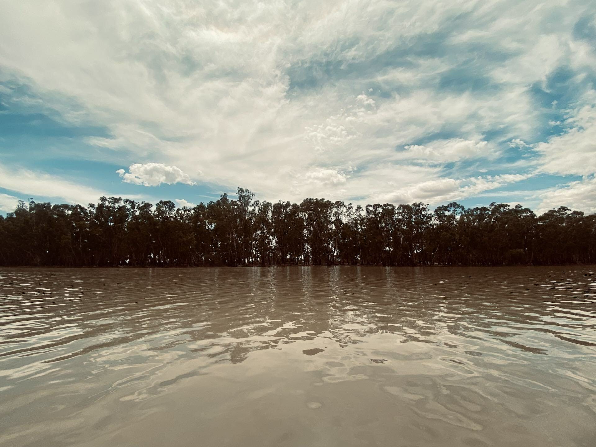 Murray River Kayaking – A Warm and Lazy Overnight Loop Paddle for One, Emily Scott, river, sky