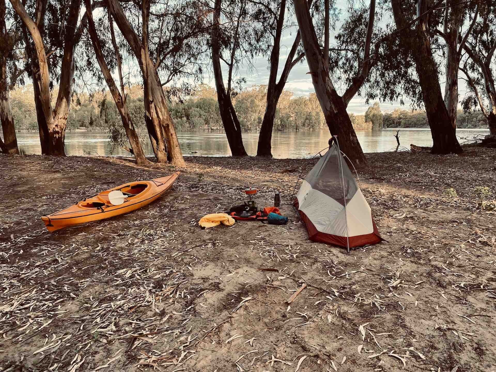 Murray River Kayaking – A Warm and Lazy Overnight Loop Paddle for One, Emily Scott, riverbank, camp, campsite