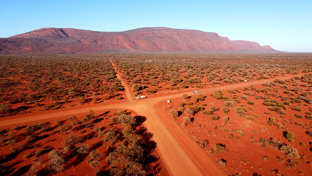 Mt Augustus: A Guide to The Summit Trail of the Biggest Rock in The World, jane pelusey, red rocks, person, map