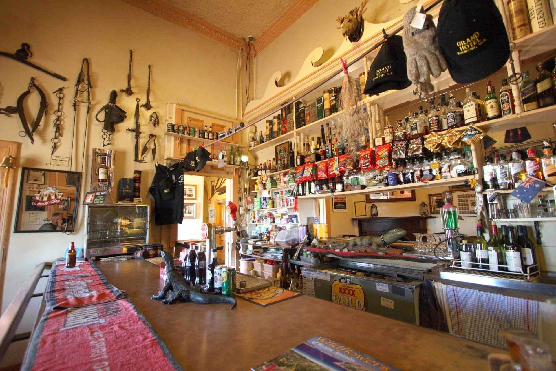 Golden Quest Discovery Trail: A Guide to Driving WA’s Goldfields & Ghost Towns, Jane pelusey