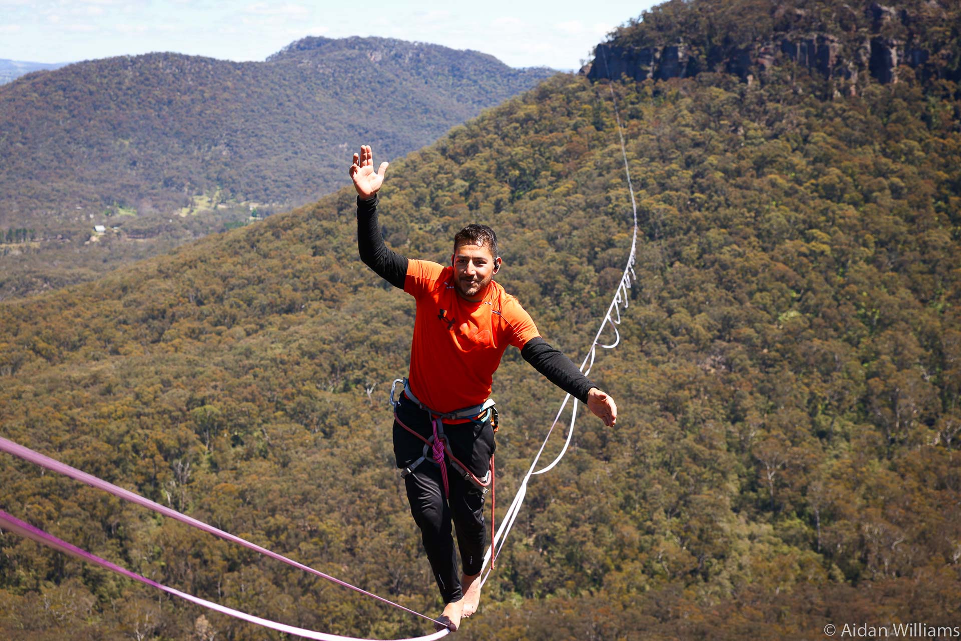 These Slackliners Used Drones To Rig and Walk a Record 1290m Highline in the Blue Mountains, Aidan Williams, NSW