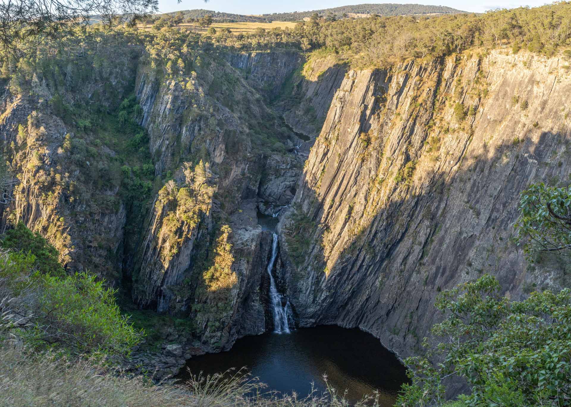 ARM002 Natural Wonders: A Guide to New England’s Best National Parks, Constance Allen, Aplsey Falls, oxley wild rivers national park