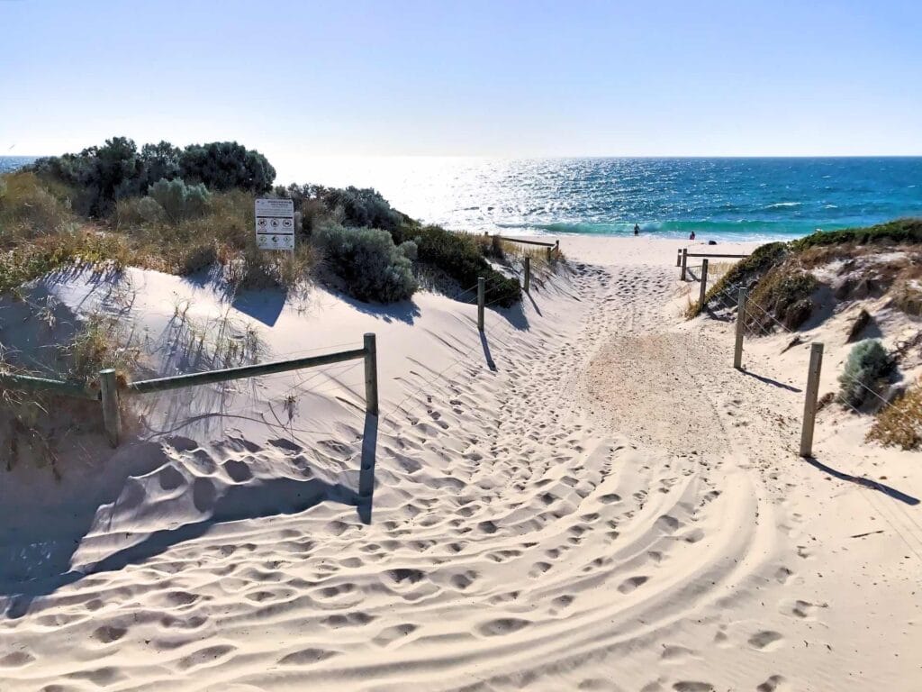 13 Best Beaches in Perth, photo by ozmark17 on flickr, Swanbourne Beach, ocean, sand