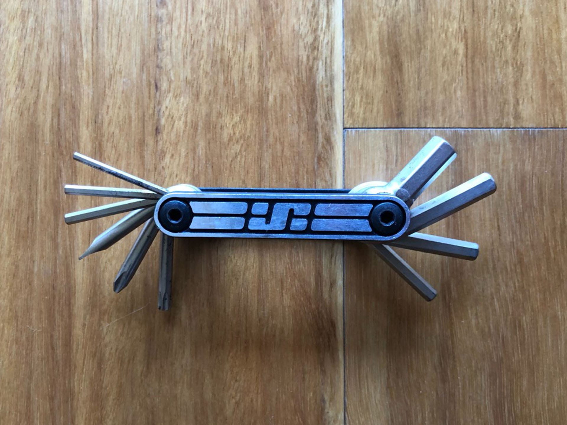 What Should You Carry in Your Bike Repair Kit?