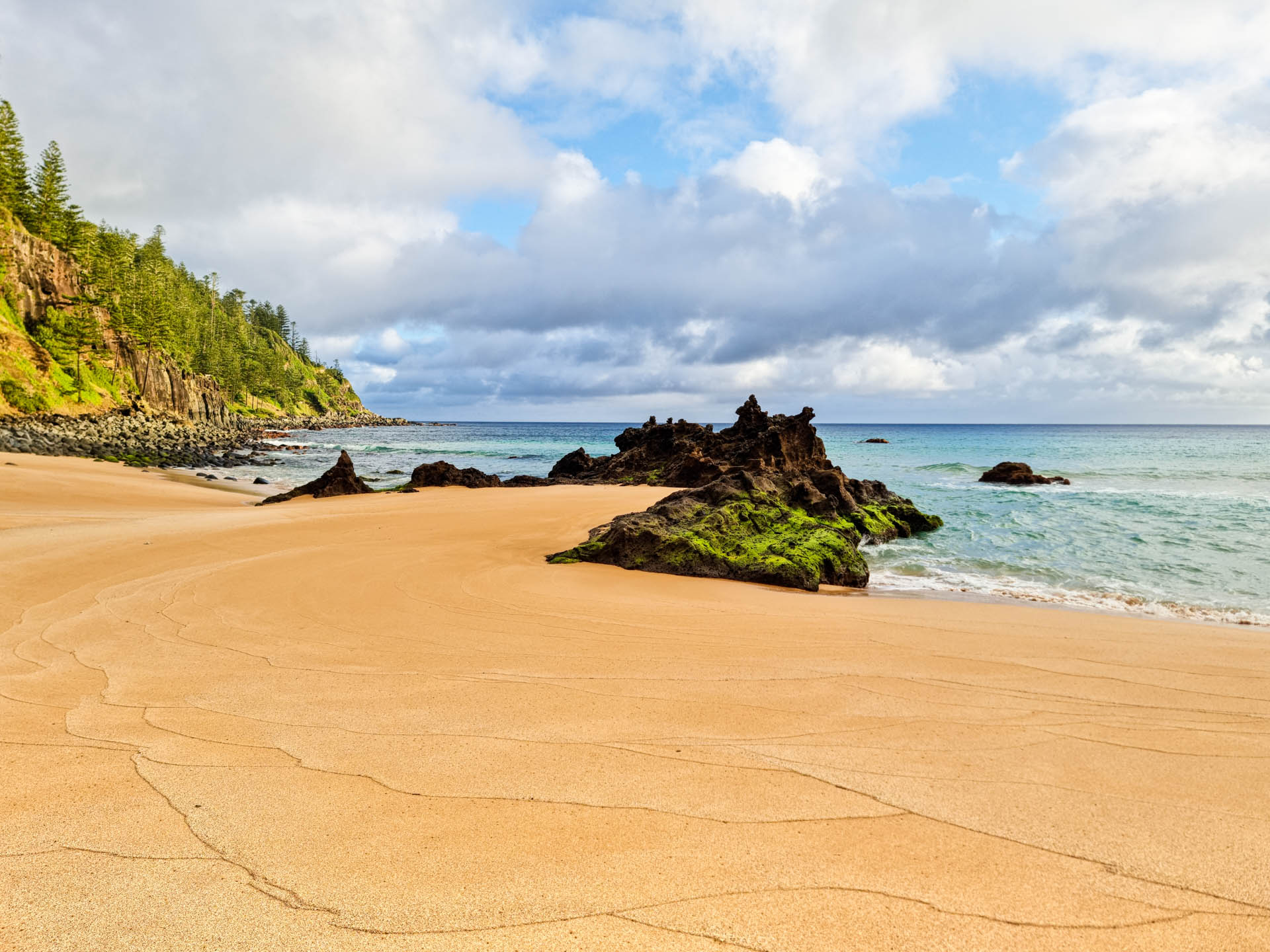 Walking Norfolk Island – A Tiny Landmass in the South Pacific Ocean, Jason Reeve