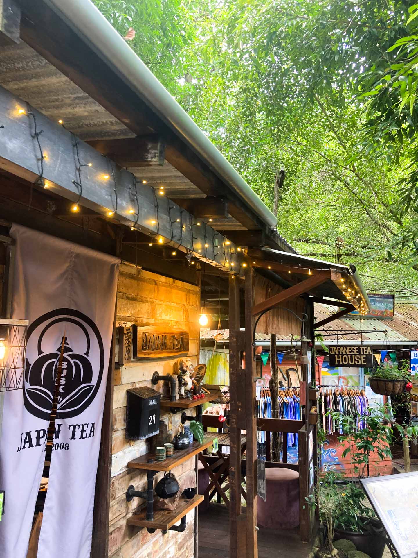 A Guide to the Rainforest Village of Kuranda, Delila Bevan-Zedanksy, markets, street