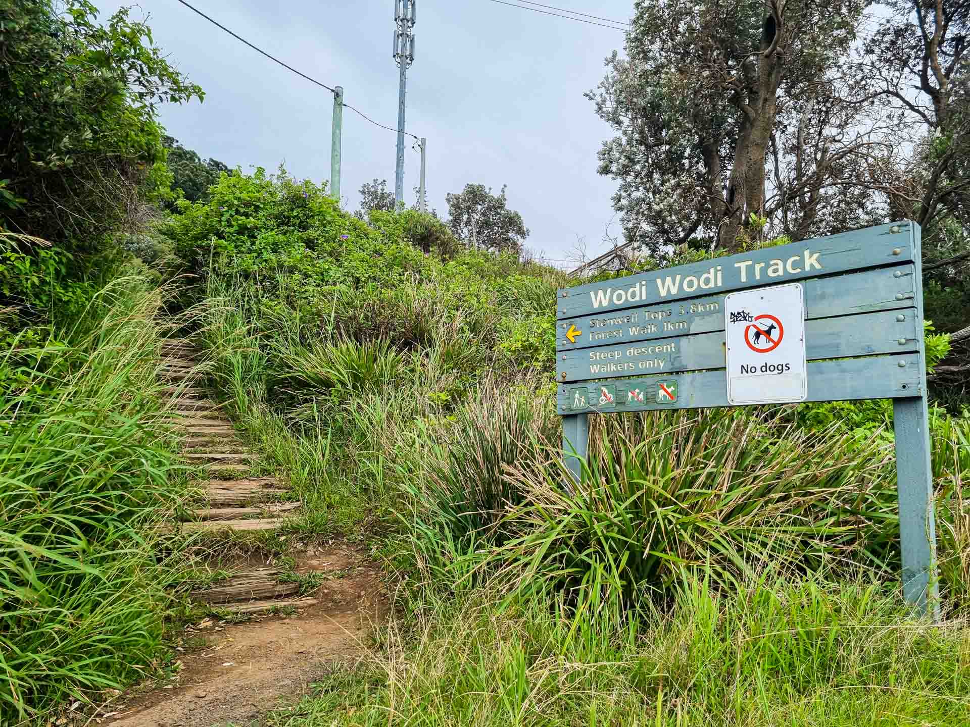 Wollongong Weekend Getaway Guide, Sharmali K, wodi wodi to mt mitchell track sign, stanwell park