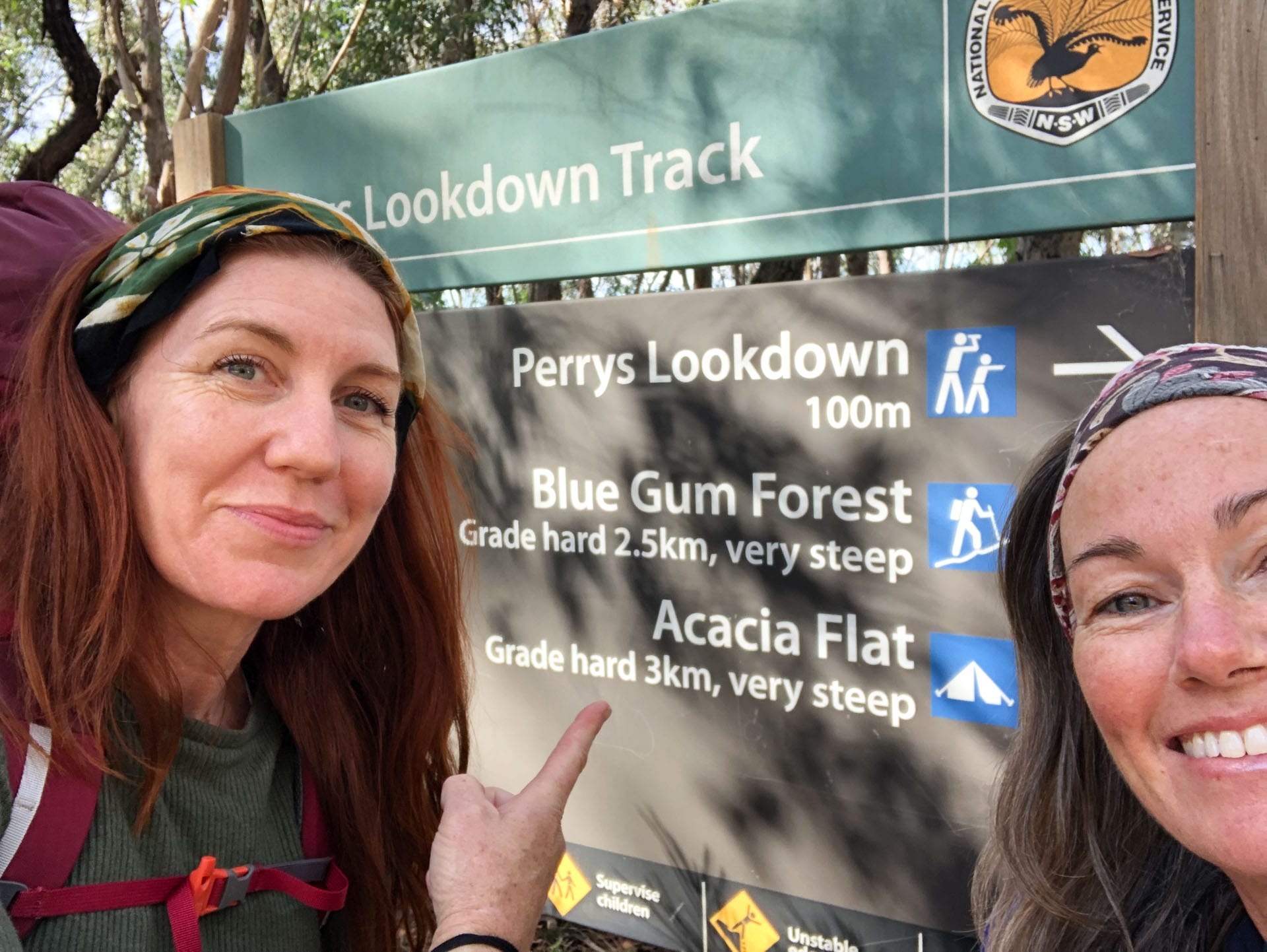 Perrys Lookdown to Acacia Flat Campground – An Overnight Hike-In Camp, Helen Johnston, perrys lookdown track sign